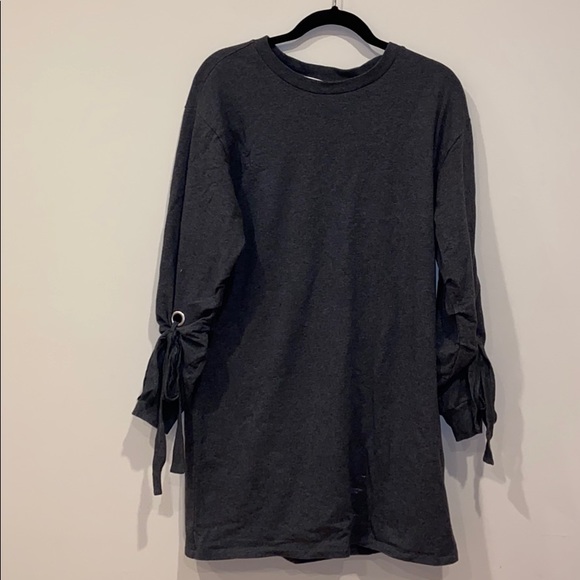 Vince Camuto Dresses & Skirts - Vince Camuto Gray Sweater Dress